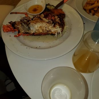 TRS Coral - Lobster room service - Hotels Near Me - Cancún, ROO