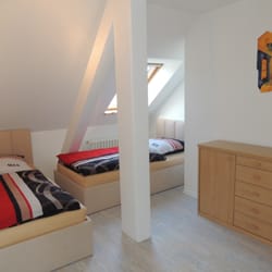 Ferien³wohnungen Berlin-Karow - 2.Schlafzimmer Wohnung Hofblick (DG)