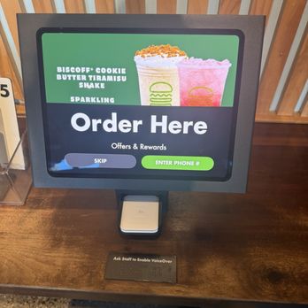 Shake Shack Long Beach - Kiosk - Burgers Near Me - Long Beach, California Shake Shack Long Beach - Kiosk - Burgers Near Me - Long Beach, California