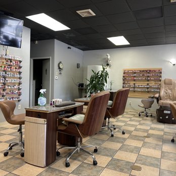 Diamond Nails and Spa - Nail Salons Near Me - Lake Elsinore, California