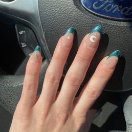 Really nice staff, clean salon, prices vary with you what you want. It was worth the money, if you want a quality set. Really nice staff, clean salon, prices vary with you what you want. It was worth the money, if you want a quality set.