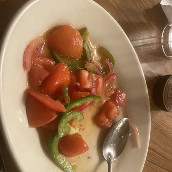 Wool Growers Restaurant - Amazing tomatoes - Basque Near Me - Bakersfield, California Wool Growers Restaurant - Amazing tomatoes - Basque Near Me - Bakersfield, California