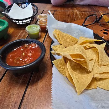 Azteca - Rancho Vista - Chips & Salsa - Mexican Near Me - Palmdale, California