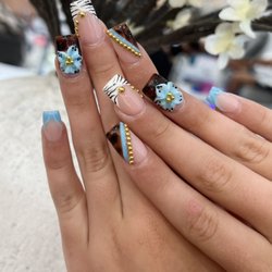 Lush Nail Studio