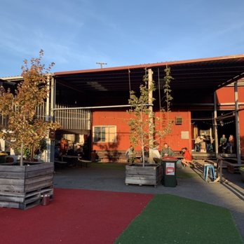 Hobart Brewing Company - Breweries Near Me - Hobart, TAS
