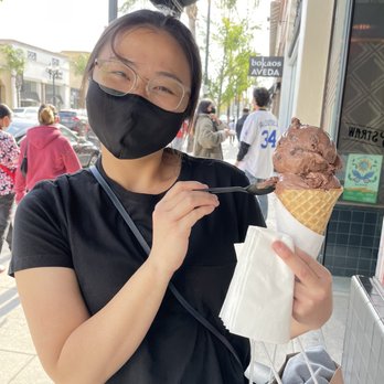 Salt & Straw - Chocolate Gooey Brownie Double scoop - Ice Cream & Frozen Yogurt Near Me - Pasadena, California Salt & Straw - Chocolate Gooey Brownie Double scoop - Ice Cream & Frozen Yogurt Near Me - Pasadena, California