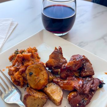 KLM Lounge - Chicken and wine - Airport Lounges Near Me - Mississauga, Ontario