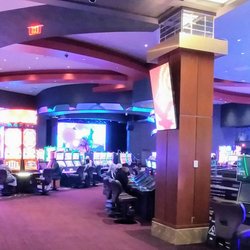 Elevate Lounge - Full of machines and booze; yet spacious