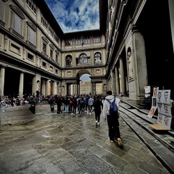 Gli Uffizi - Courtyard of UFIZZI
