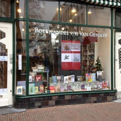 Boekhandel v/h Van Gennep - Etalage boekhandel.