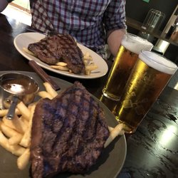 Gumdale Tavern - Gumdale Tavern - not just a quick serve steak and chips. As taverns go, these were premium rumps served perfectly cooked.