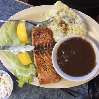 Eagles Nest Restaurant - Salmon and mashed Tators - Seafood Near Me - Brewer, Maine