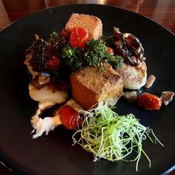 Fourk - Scallops with polenta cakes