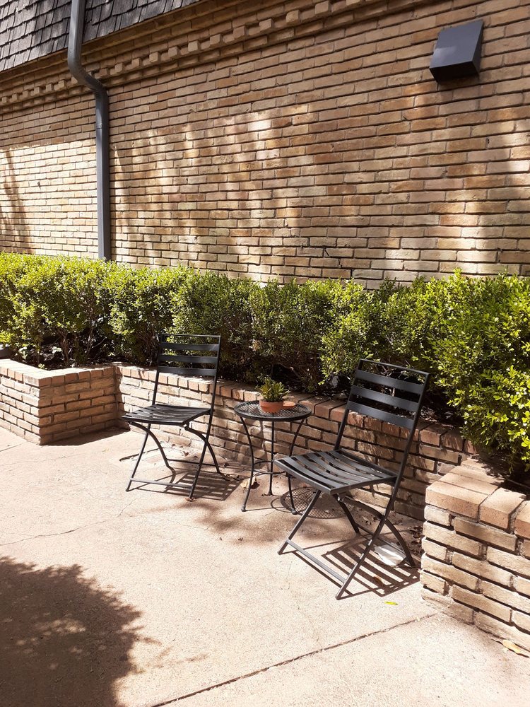 LES CHATEAUX CONDOMINIUMS Updated July 2024 5016 Les Chateaux Dr, Dallas, Texas