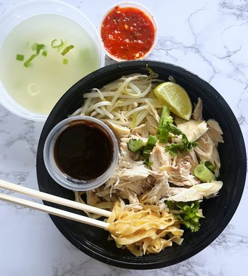 MR.HEN NOODLES HOUSE by null
