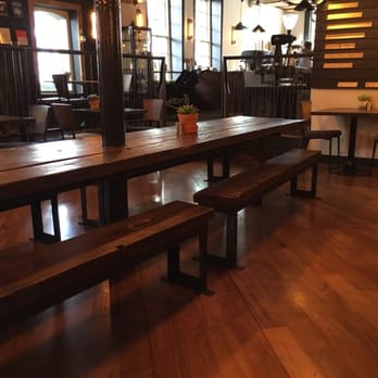 Town Square - Quiet at lunch surprisingly - Food Near Me - Belfast, BFS