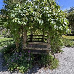 Hastings House Country House Hotel - Wishing well in the garden