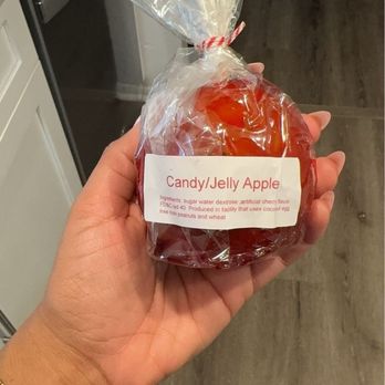 Jericho Cider Mill - Candy apple - Fruits & Veggies Near Me - Jericho, New York