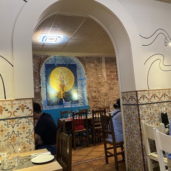 Alegoria Restaurante - Tapas/Small Plates Near Me - Barcelona, B