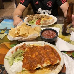El Cazador - Enchiladas suprema and tacos