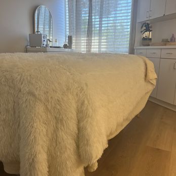 Detox Loop - Massage Therapy Near Me - Newport Beach, California