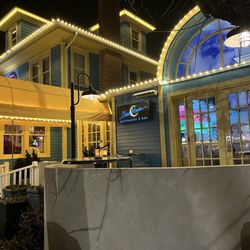 Blue Moon - Restaurant front