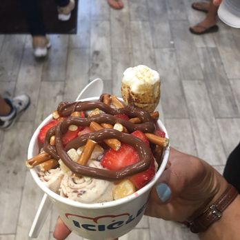 ICICLES - Nutella and chill With toppings of pretzels, strawberries, mochi, roasted marshmallow (a must have) and Nutella drizzle. - Ice Cream & Frozen Yogurt Near Me - San Jose, California