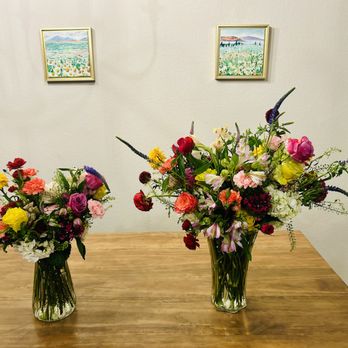 Sunshine Blooms - Floral Designers Near Me