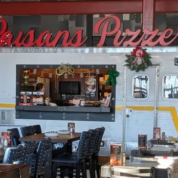 Paisans Pizzeria - Pizza Near Me - Oak Lawn, Illinois Paisans Pizzeria - Pizza Near Me - Oak Lawn, Illinois