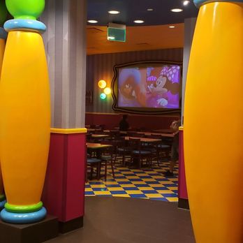 John's Incredible Pizza - Carson - Dining area - Arcades Near Me - Carson, California John's Incredible Pizza - Carson - Dining area - Arcades Near Me - Carson, California
