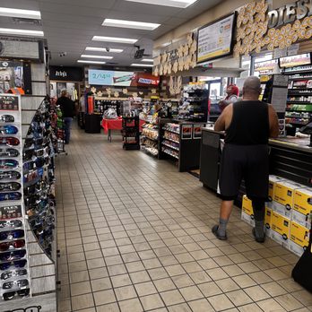 Love's Travel Stop - Convenience Stores Near Me - Waller, Texas