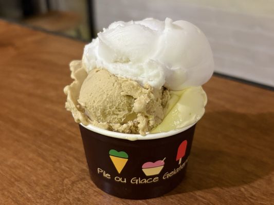 Pile Ou Glace Gelateria by null