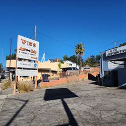 Vic's Auto Clinic