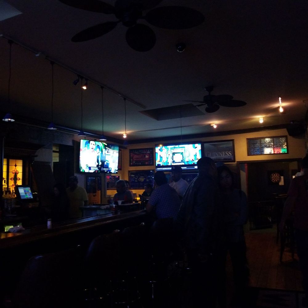 people watching tvs
