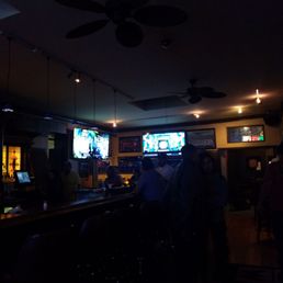 people watching tvs people watching tvs