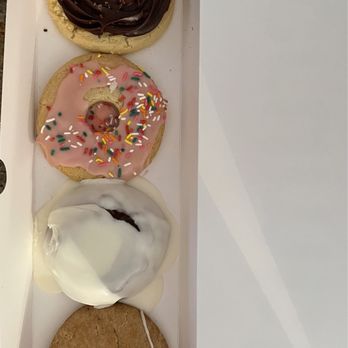 Crumbl - Flower Mound - Bakeries Near Me - Flower Mound, Texas Crumbl - Flower Mound - Bakeries Near Me - Flower Mound, Texas