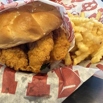 Raising Cane's Chicken Fingers - The Sandwich Combo - Fast Food Near Me - Vista, California Raising Cane's Chicken Fingers - The Sandwich Combo - Fast Food Near Me - Vista, California