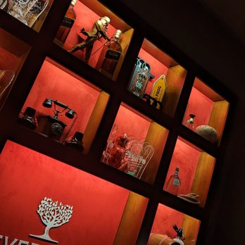 Red Frog - Speakeasies Near Me - Lisbon, 11