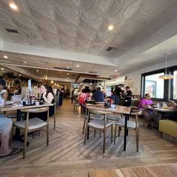 Broken Yolk Cafe - Interior - Breakfast & Brunch Near Me - Las Vegas, Nevada