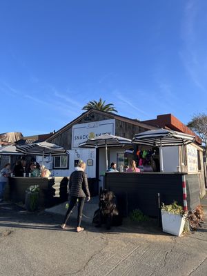 Sindi's Snack Shack by null