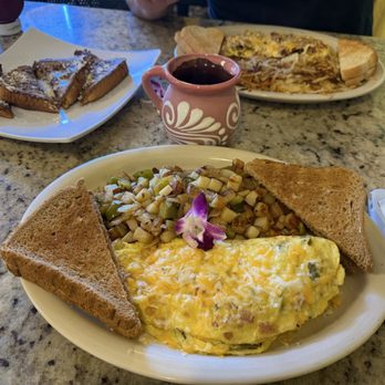 Lucy's Diner - Denver omelet - American Near Me - Fontana, California