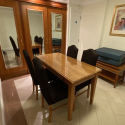 Park House Hotel - Our "suite" dining area