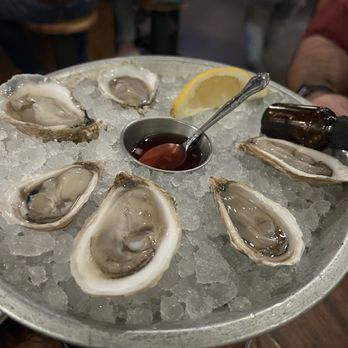 Muddy Waters Oyster Bar - Cocktail Bars Near Me - Pittsburgh, Pennsylvania Muddy Waters Oyster Bar - Cocktail Bars Near Me - Pittsburgh, Pennsylvania