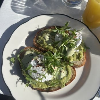 Grand Banks - Avocado Toast - Bars Near Me - New York, New York