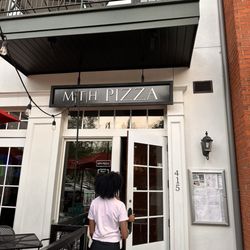MTH Pizza