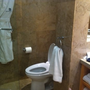 SoHo Hotel - Bathroom - Hotels Near Me - Toronto, Ontario