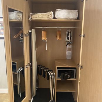 Candy Cane Inn - Closet area - Hotels Near Me - Anaheim, California