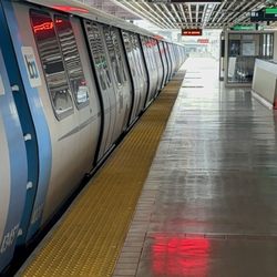 BART - MacArthur Station - Not in service