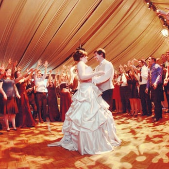 Merry Weddings - MERRY WEDDINGS : Nick & Sophie surrounded by guests during their Last Dance. Kansas City, MO Wedding DJ & Wedding MC - DJs Near Me - Lees Summit, Missouri Merry Weddings - MERRY WEDDINGS : Nick & Sophie surrounded by guests during their Last Dance. Kansas City, MO Wedding DJ & Wedding MC - DJs Near Me - Lees Summit, Missouri