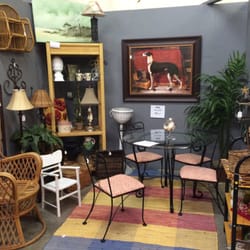 Harbour House Shoppes - A booth in vendor market
